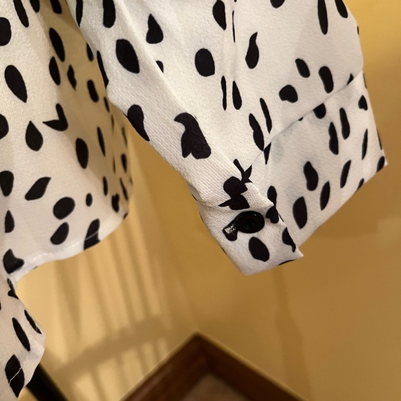 LADIES V-NECK LEOPARD PRINT BLOUSE SIZE LARGE - Picture 5 of 11